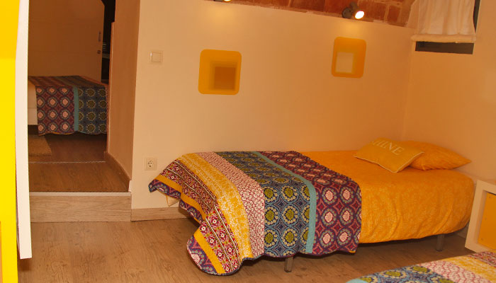 Habitación enclusa - amarillo