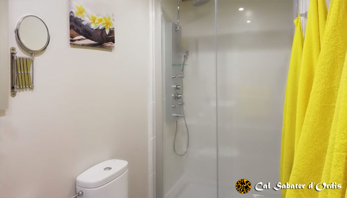 Habitación enclusa - amarillo